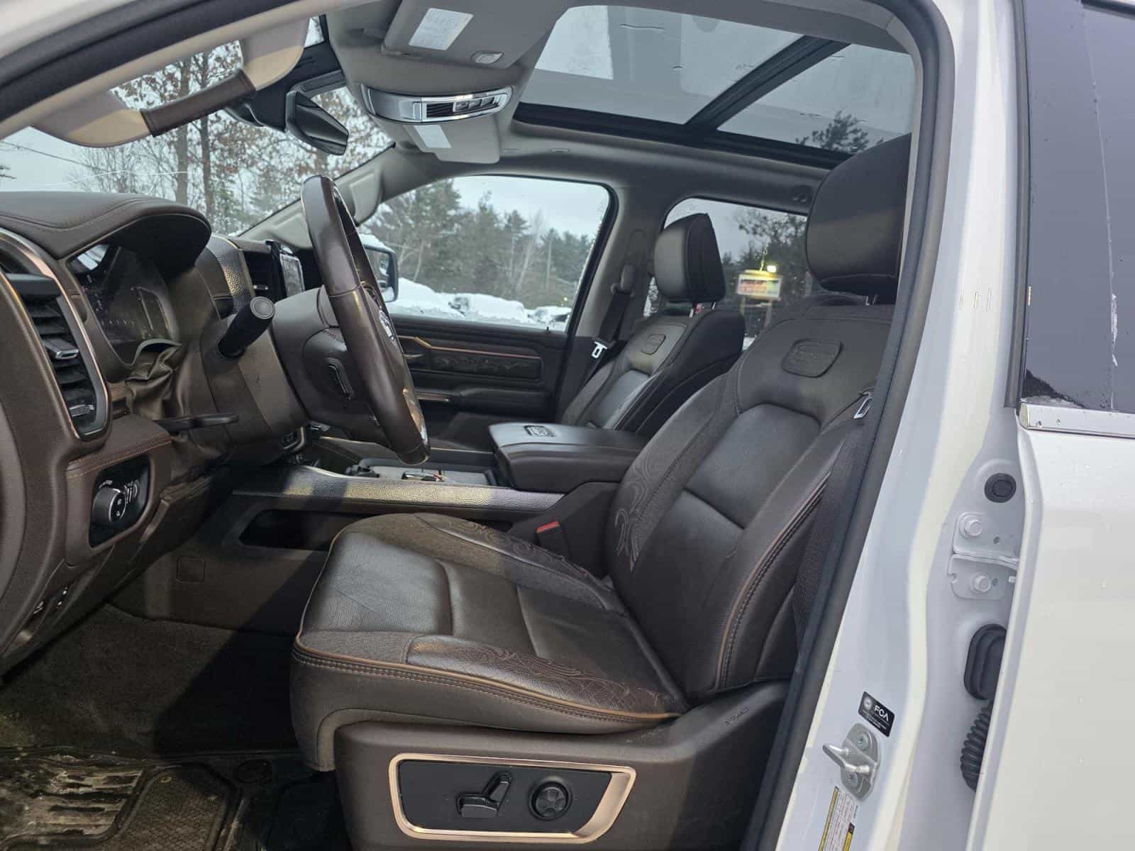 2025 RAM 1500 Limited Longhorn - Image 10