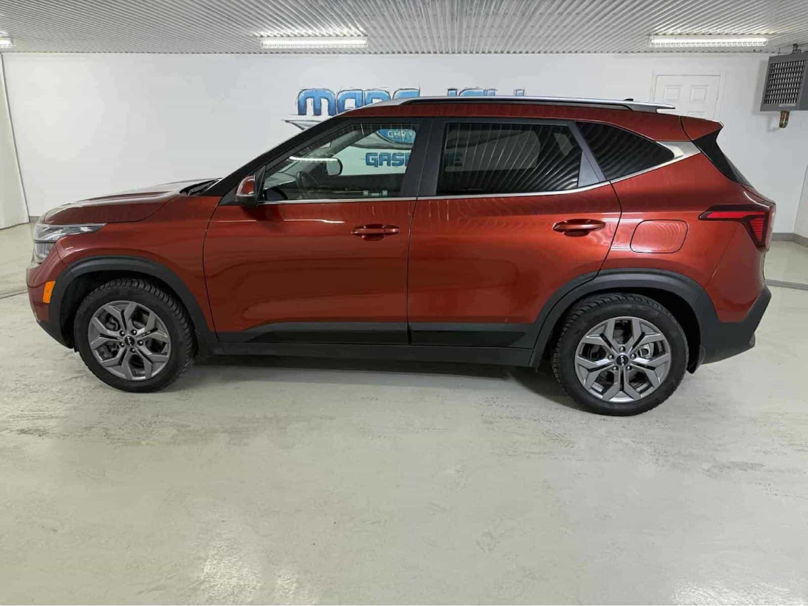 2025 Kia Seltos EX - Image 8