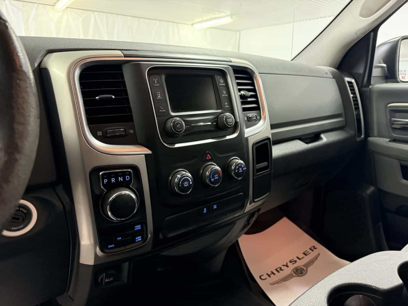 2016 RAM 1500 SLT SLT - Image 13