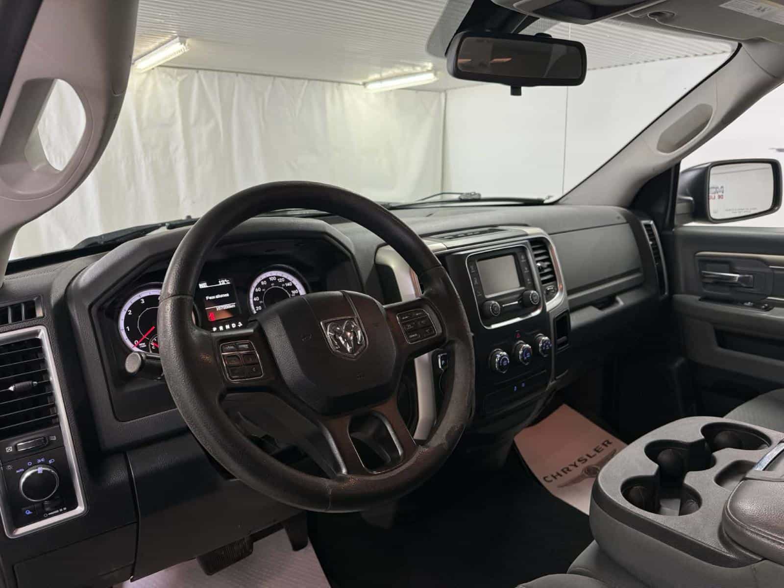 2016 RAM 1500 SLT SLT - Image 11