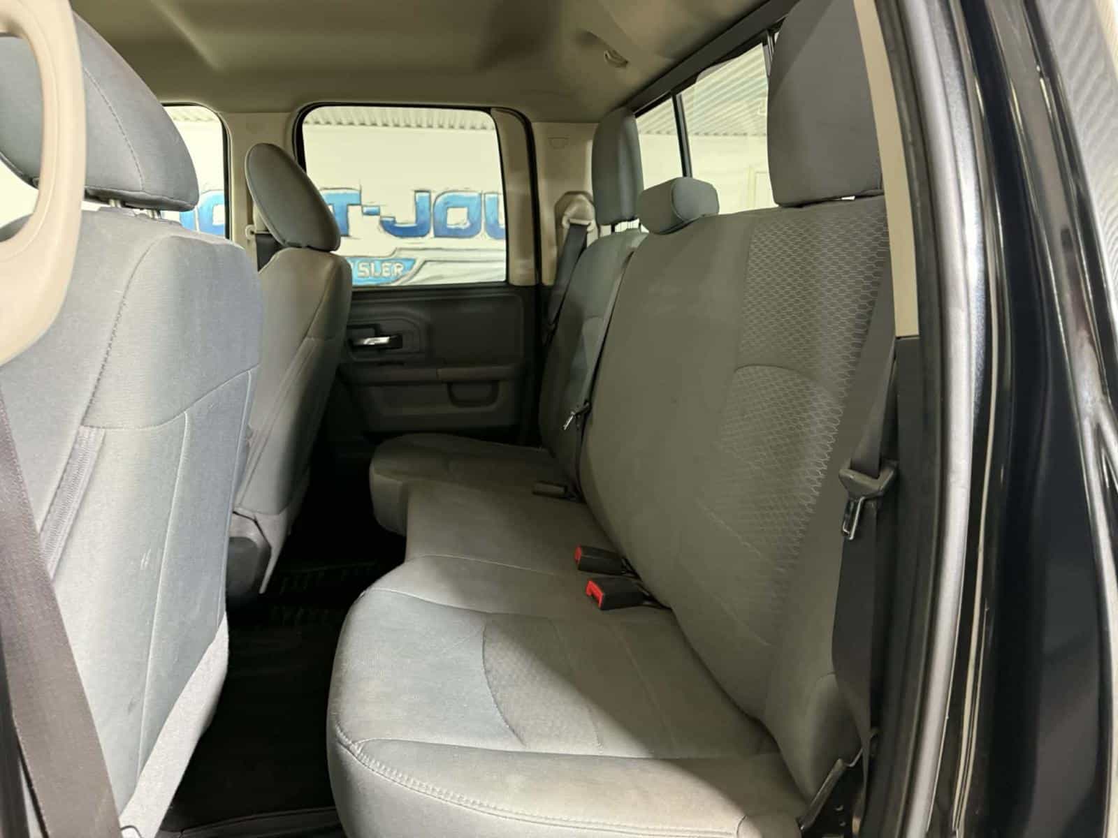 2016 RAM 1500 SLT SLT - Image 9