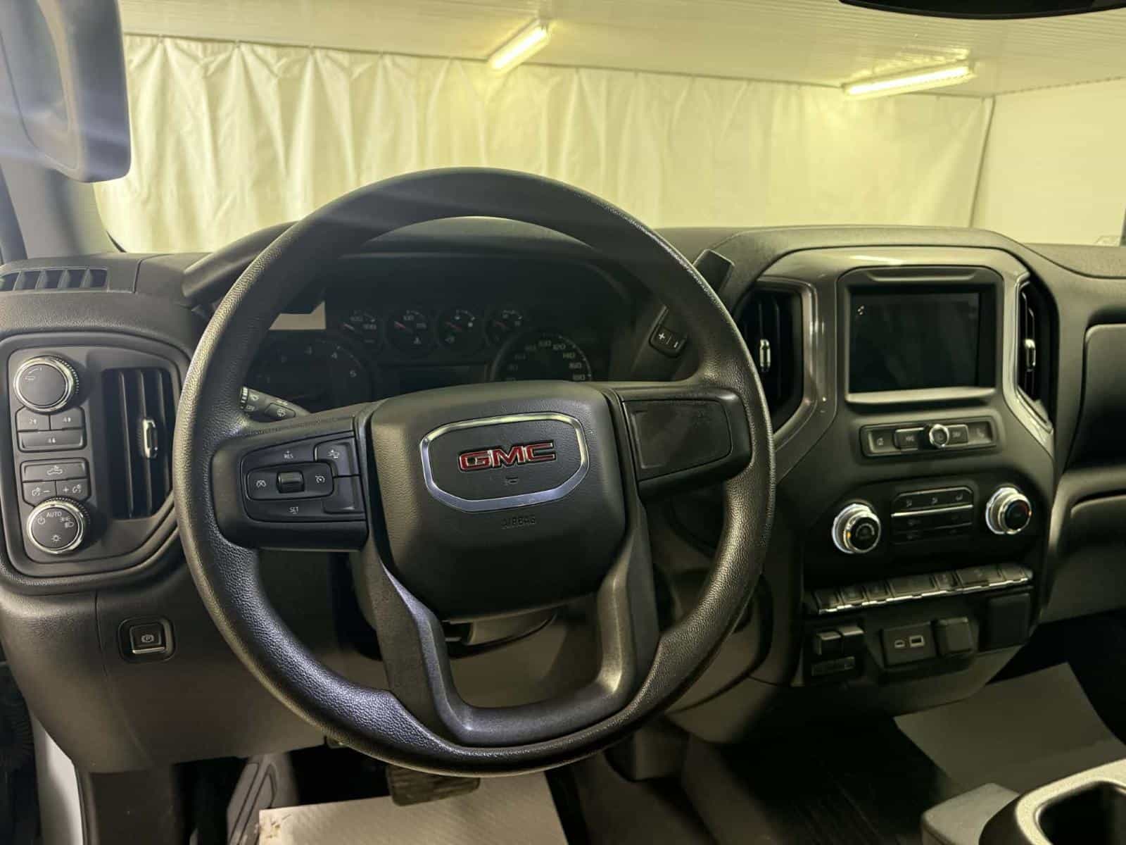 2024 GMC Sierra 2500 SLE - Image 12